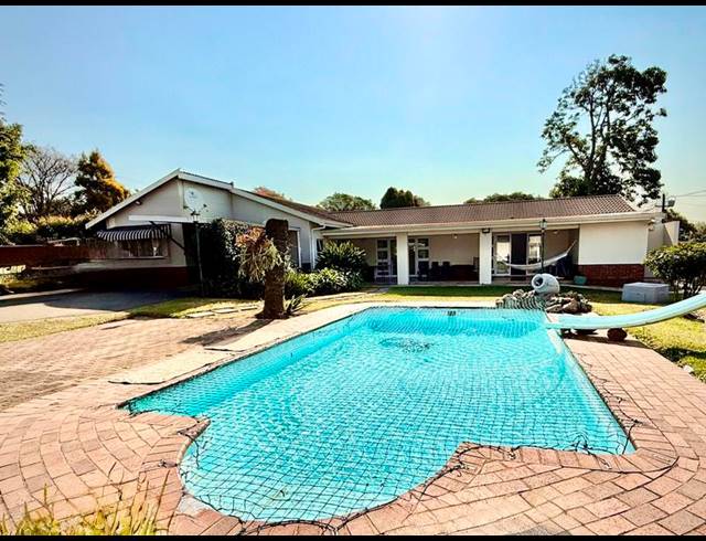 6 BEDROOM HOUSE FOR SALE IN SCOTTSVILLE